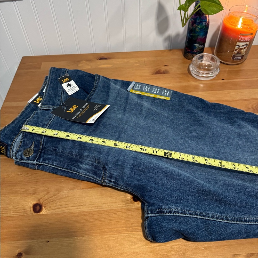Lee Straight Leg Mid Rise Blue Jeans Size 24W Petite New With Tags - Picture 11 of 12